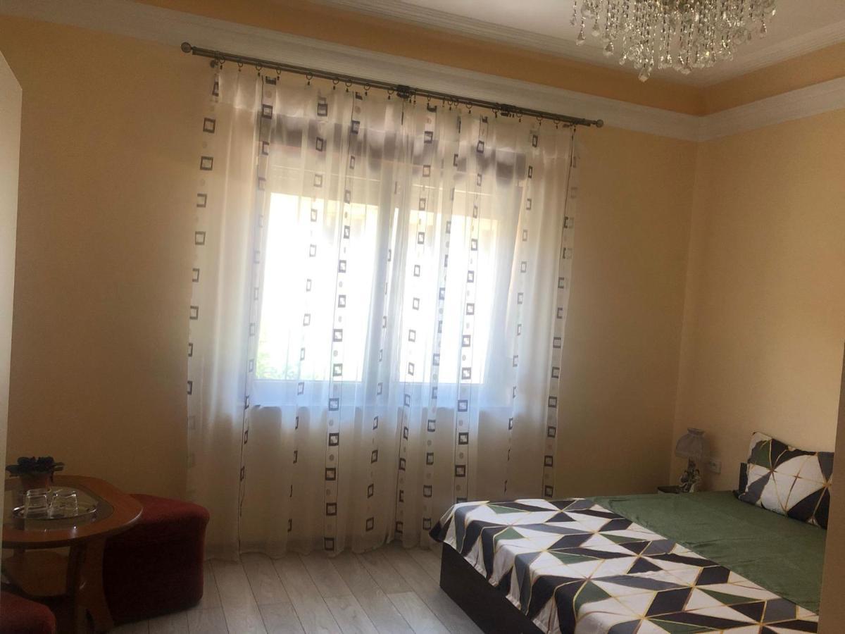 Casa Simionov Lägenhet Băile Herculane Exteriör bild